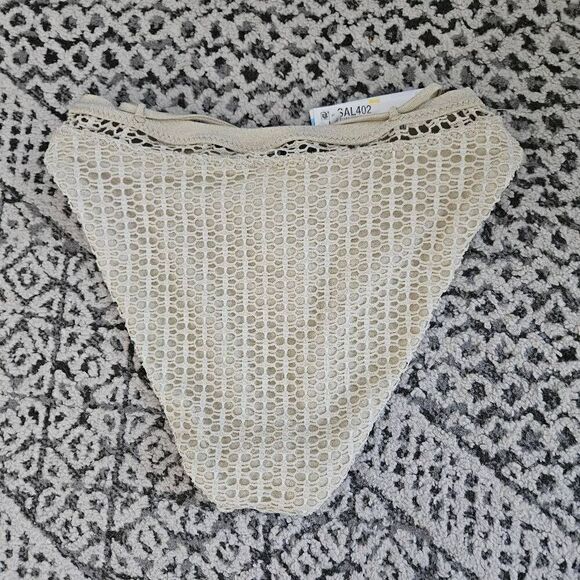 Isabella Rose Belted Crocheted High Waisted Swim Bottoms Size Medium in Beige - Picture 2 of 4
